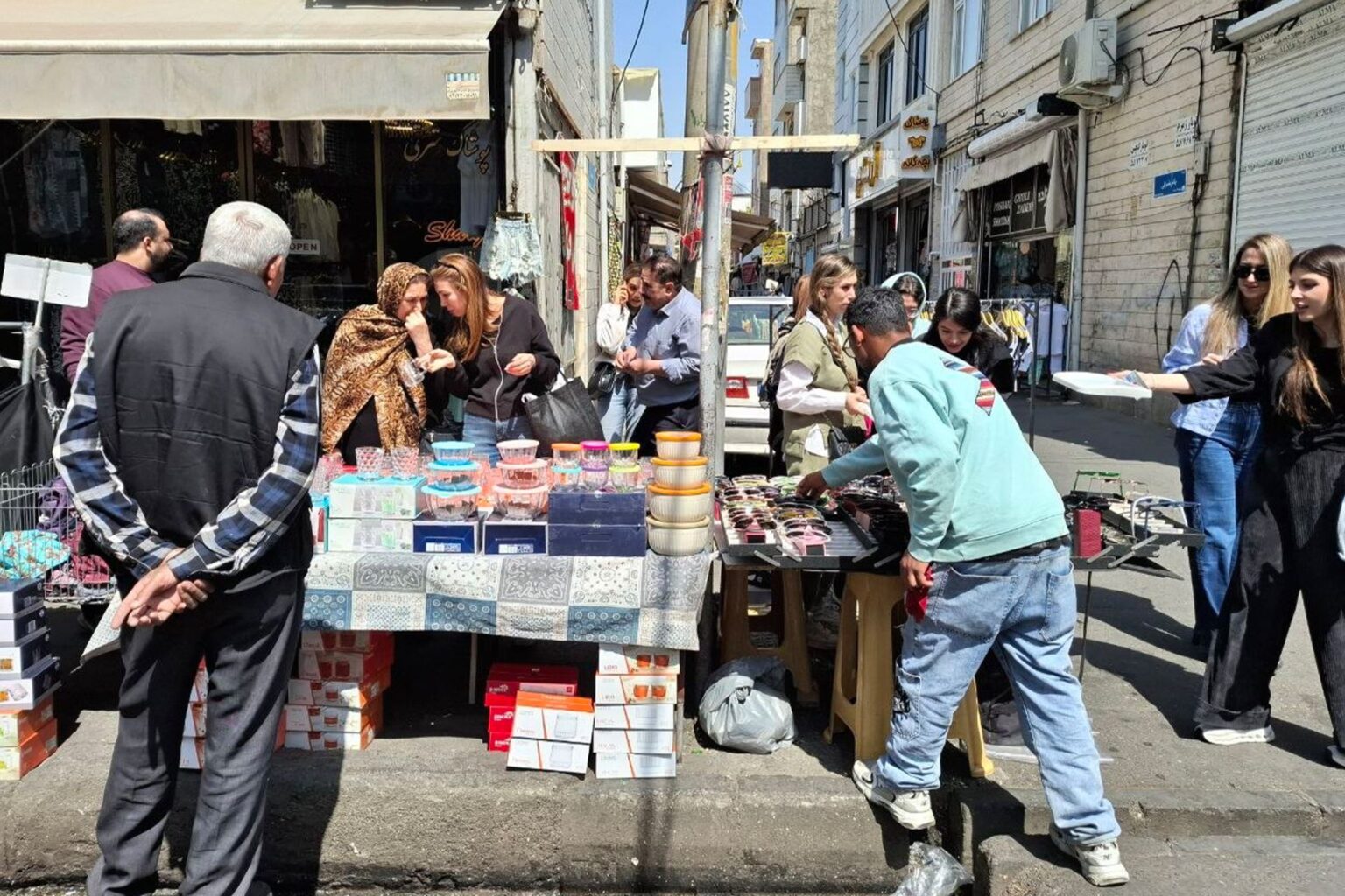 شهادة بلا عمل.. جيل إيراني استثمر عمره في التعليم بلا طائل | اقتصاد
